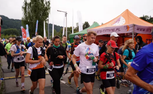 23 kilometry po górach. Zawodnicy pełni uśmiechów ruszyli na trasę [ZDJĘCIA] - 39